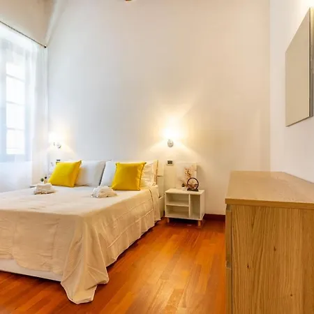 Modern In The Center 500m From The Estense Castle *