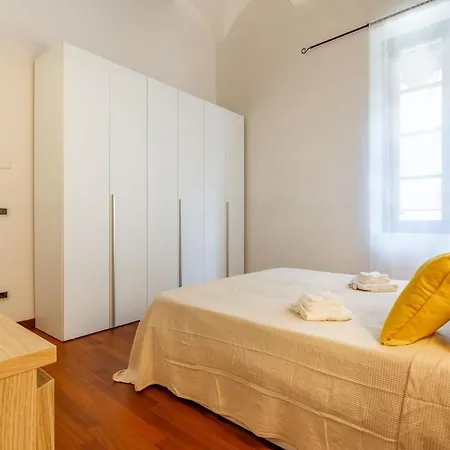 Апартаменты Modern In The Center 500m From The Estense Castle