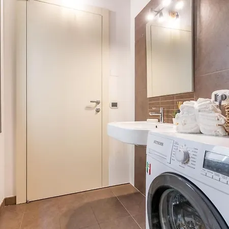 Modern In The Center 500m From The Estense Castle Апартаменты *
